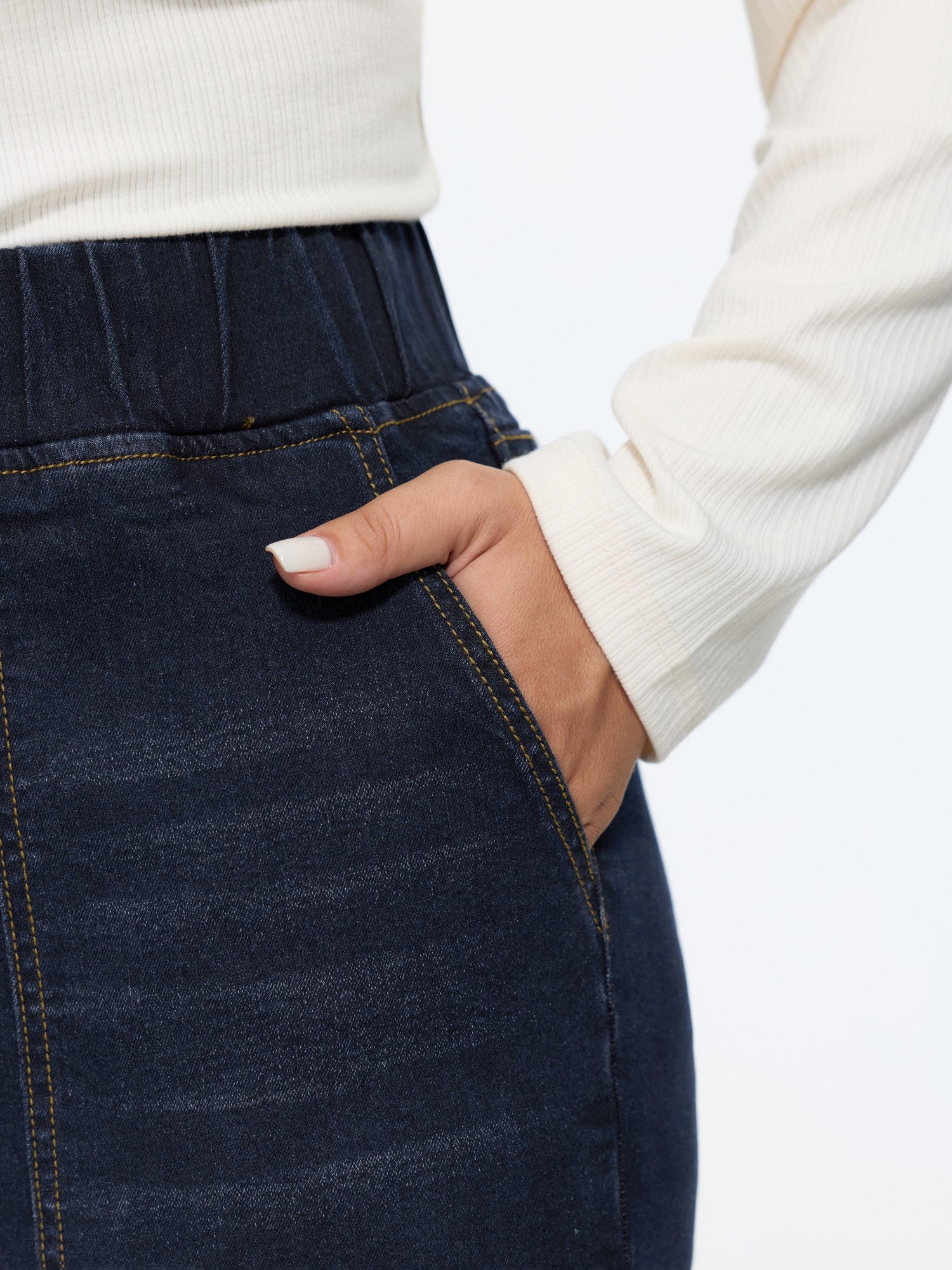 Pull-On Drawstring Folded Hem Boyfriend Jeans - Image 22
