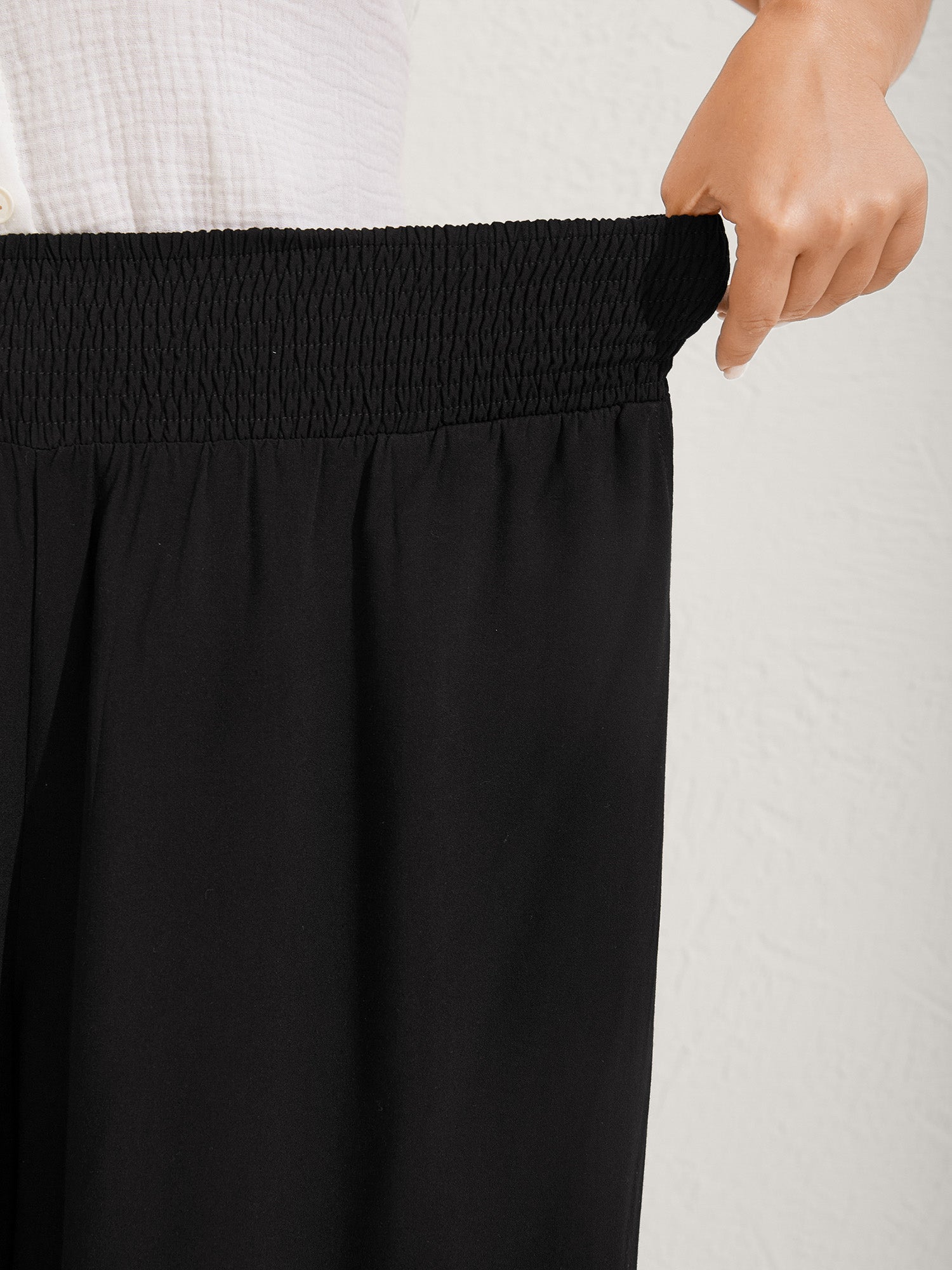 Ruffled Curvy Hem Wide-Leg Pants - Image 3