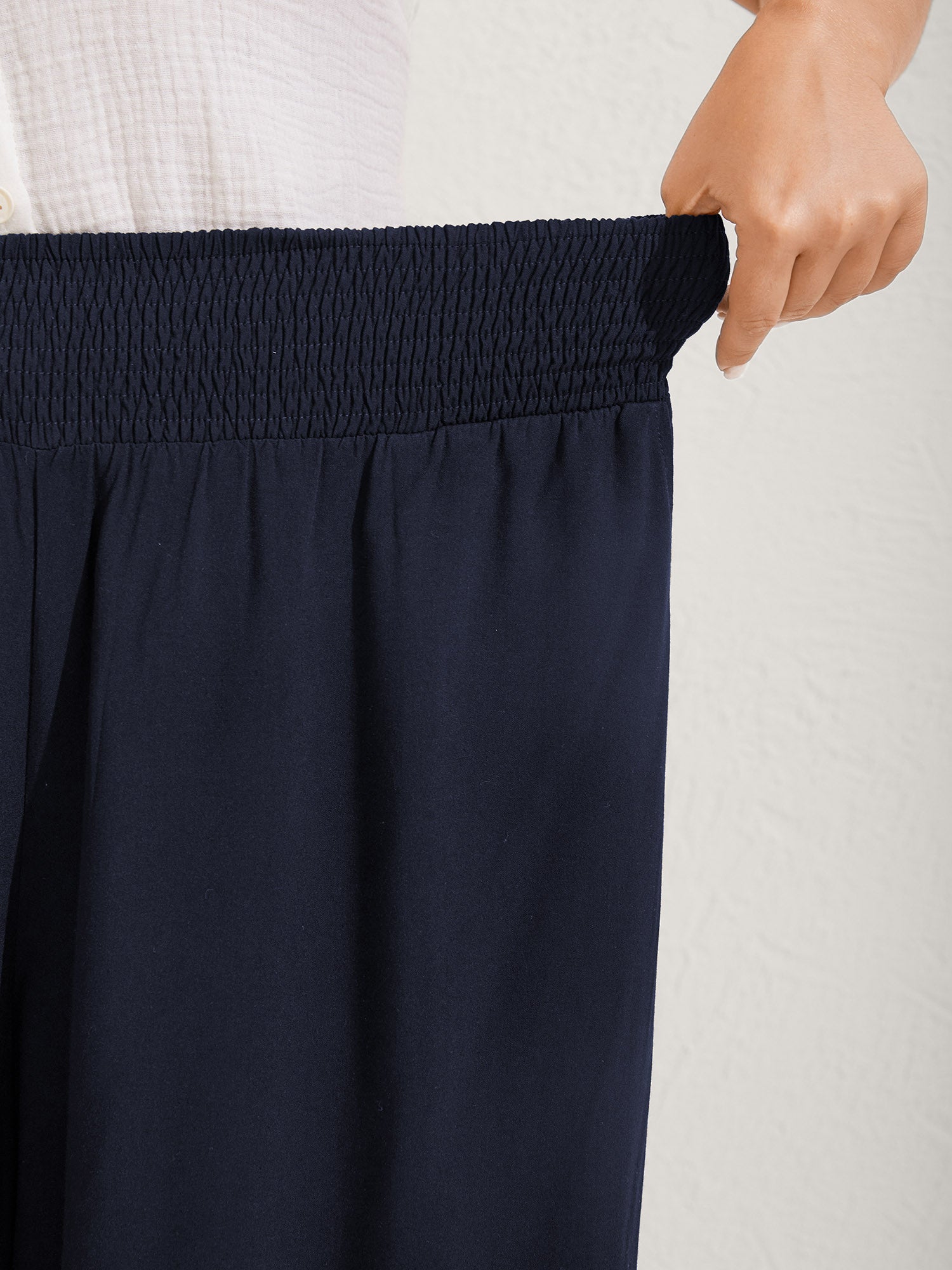 Ruffled Curvy Hem Wide-Leg Pants - Image 11