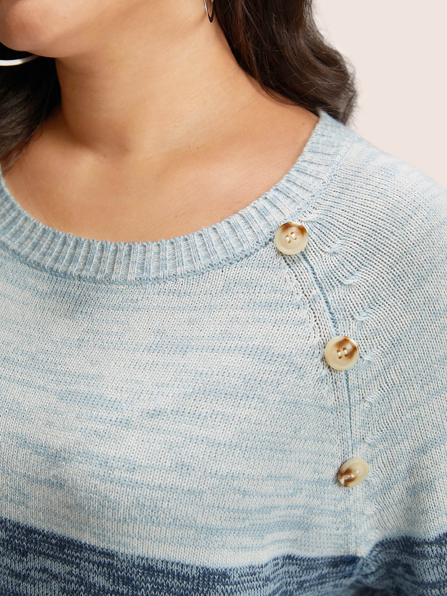 Colorblock Contrast Heather Button Detail Pullover - Image 12