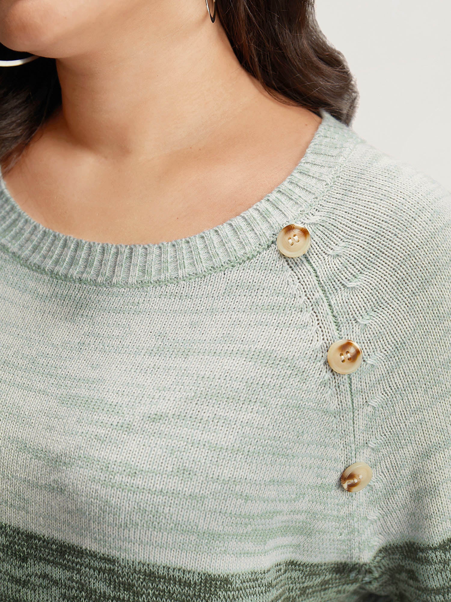 Colorblock Contrast Heather Button Detail Pullover - Image 5