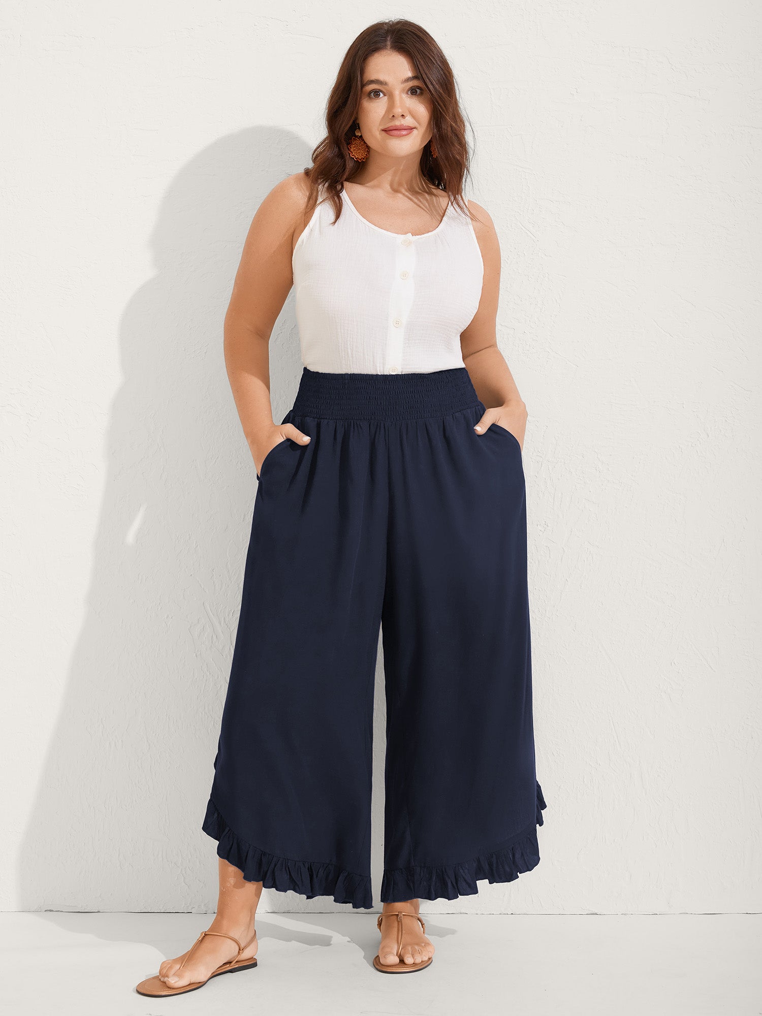 Ruffled Curvy Hem Wide-Leg Pants - Image 10