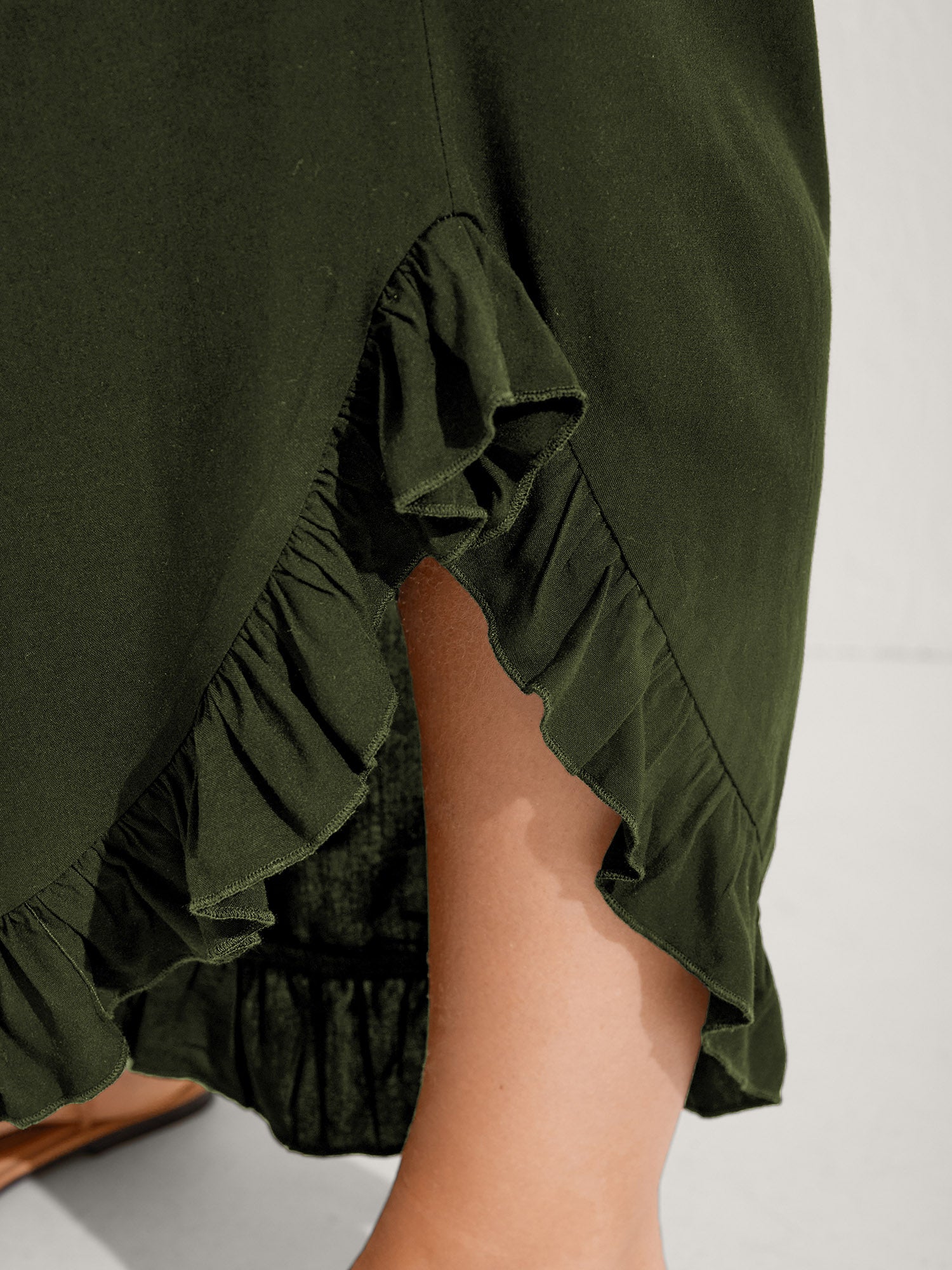 Ruffled Curvy Hem Wide-Leg Pants - Image 31